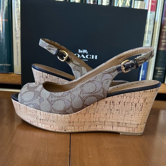 Coach Chestnut Signature Heels 9.5 - Picture 4 of 8